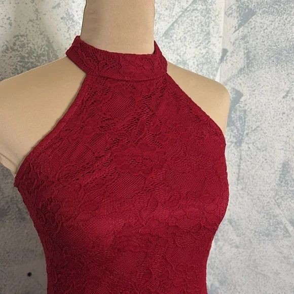 One Clothing Scarlet Lace Halter Dress with High Neckline size S - Picture 5 of 7